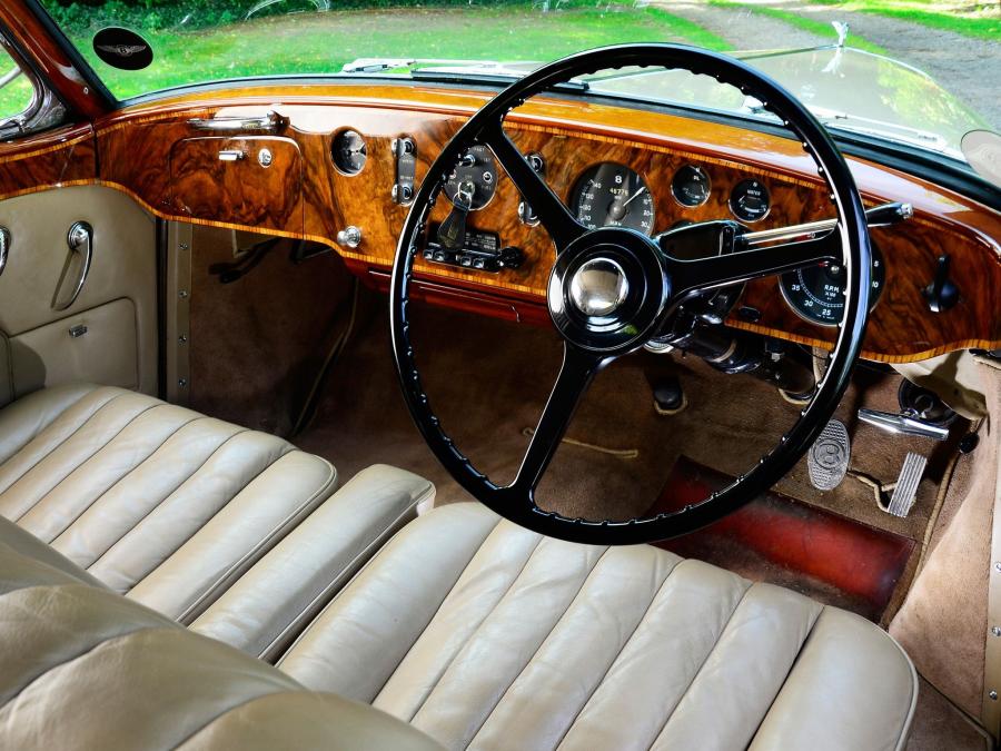 Торпедо Bentley S1 Continental 1955 года  (фото 18 из 28)